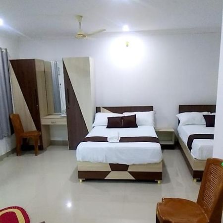 Tharavad Residency Hotel Iritti Kültér fotó